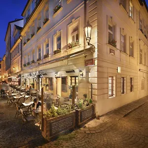 At The Golden Scissors Praag